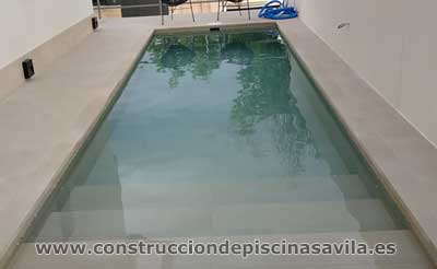 Construcción Piscinas de Obra de Porcelánico Ávila
